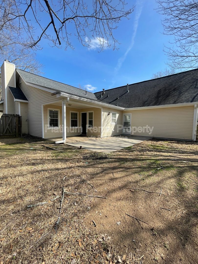 Charming, ranch floorplan with an upstairs bonus room in desirable Loganville neighborhood, by Platinum Property Management Services, Inc. property image
