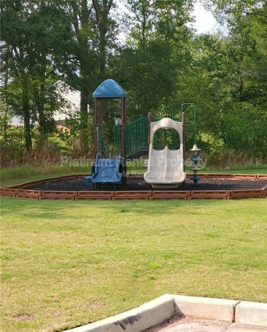 Gorgeous, 4 bedroom home in highly sought after Monroe neighborhood, by Platinum Property Management Services, Inc. property image