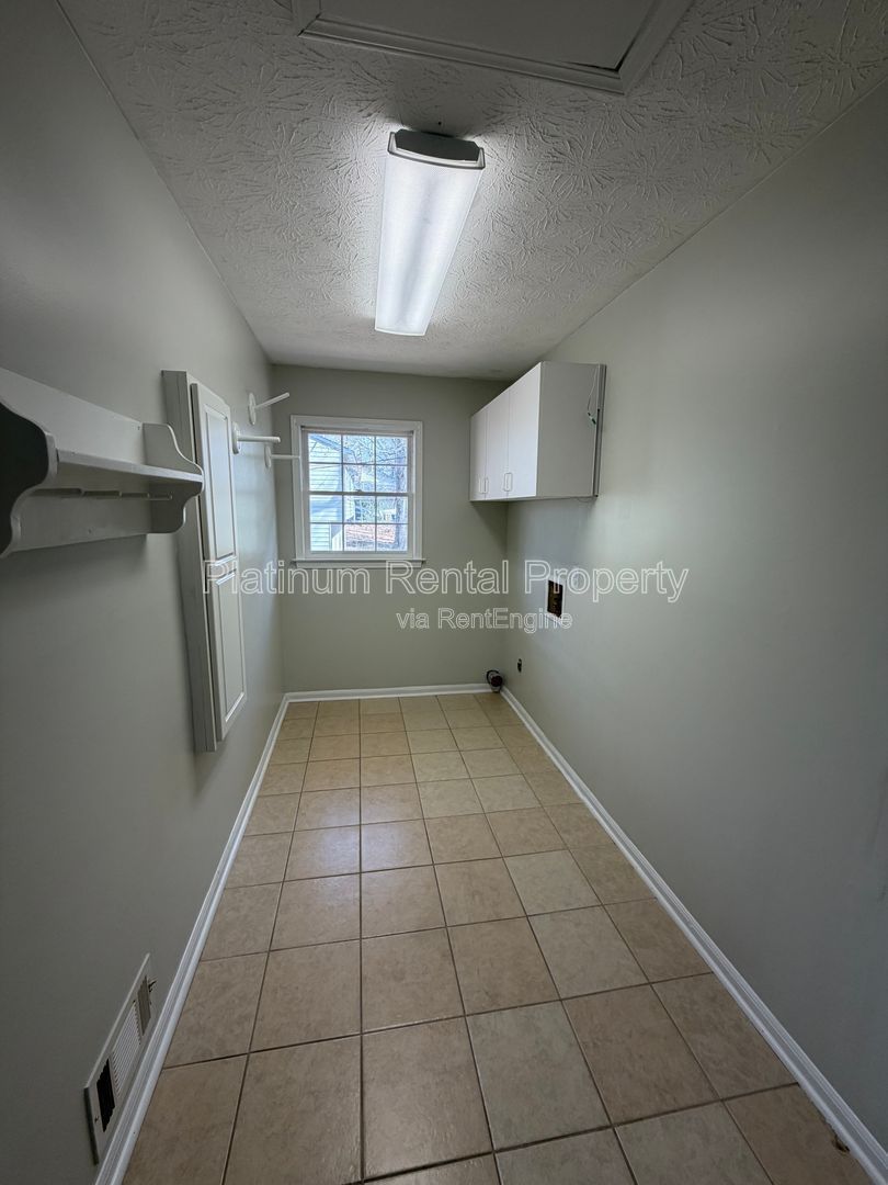 Clean and Cute 3 bedroom Brick Ranch home for rent in Snellville by Platinum Property Management Services, Inc. property image